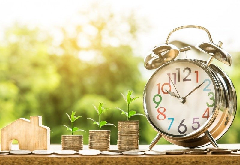 Unde să investești în 2025: Topul celor mai promițătoare sectoare din România