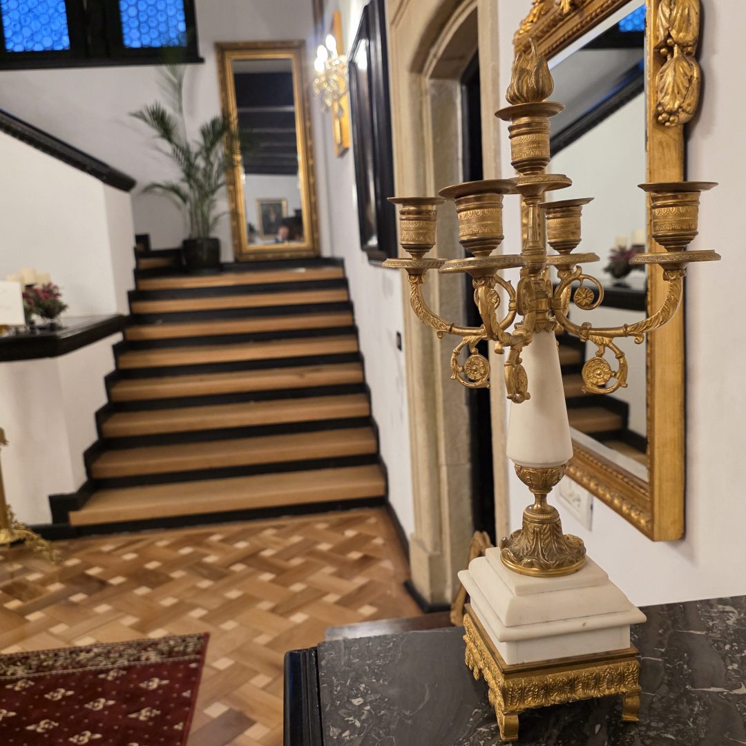 Art. History. Experience. – Locație filmări București cu rafinament interbelic autentic